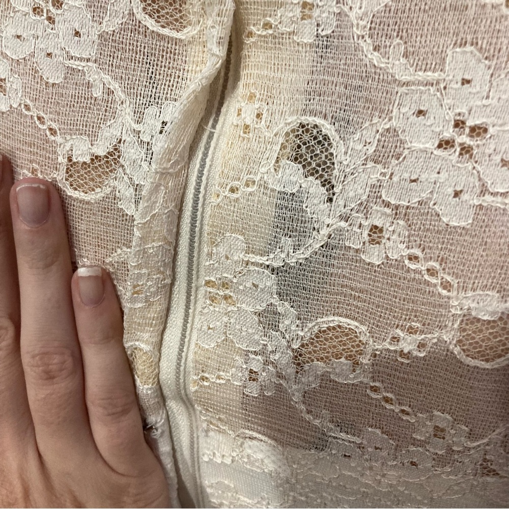 1950s William Cahill Original Lace Ivory Wedding Dress with Full Train - Picture 7 of 8